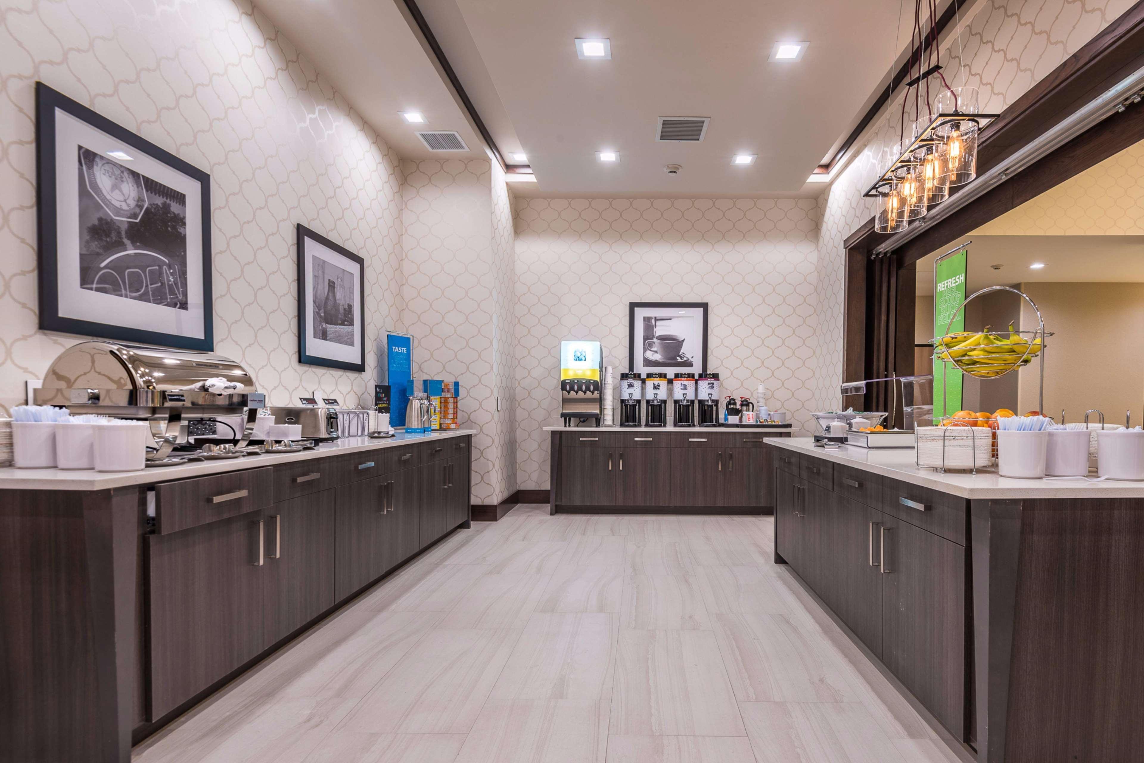Hampton Inn & Suites Dallas-Колони Экстерьер фото