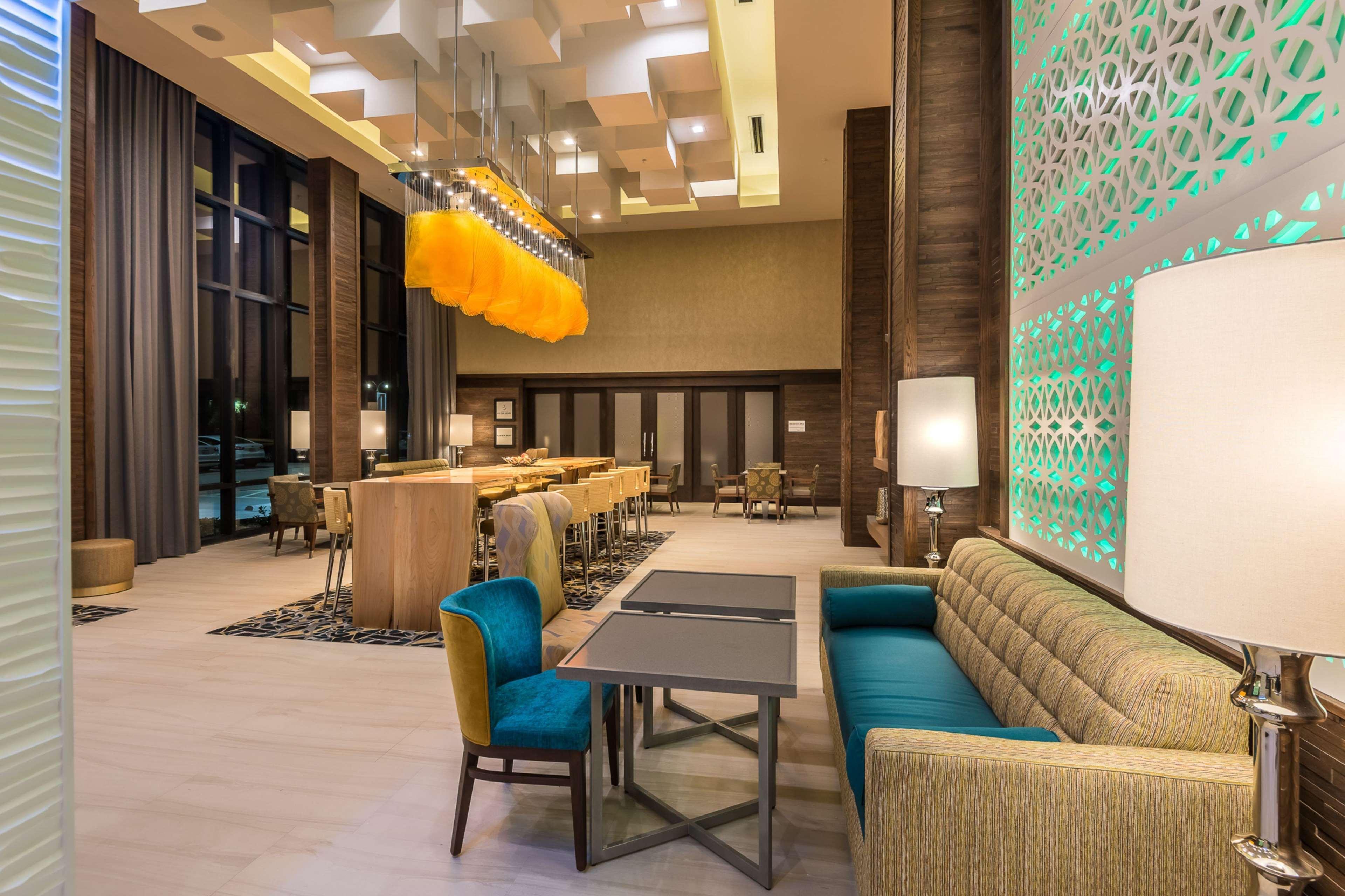 Hampton Inn & Suites Dallas-Колони Экстерьер фото
