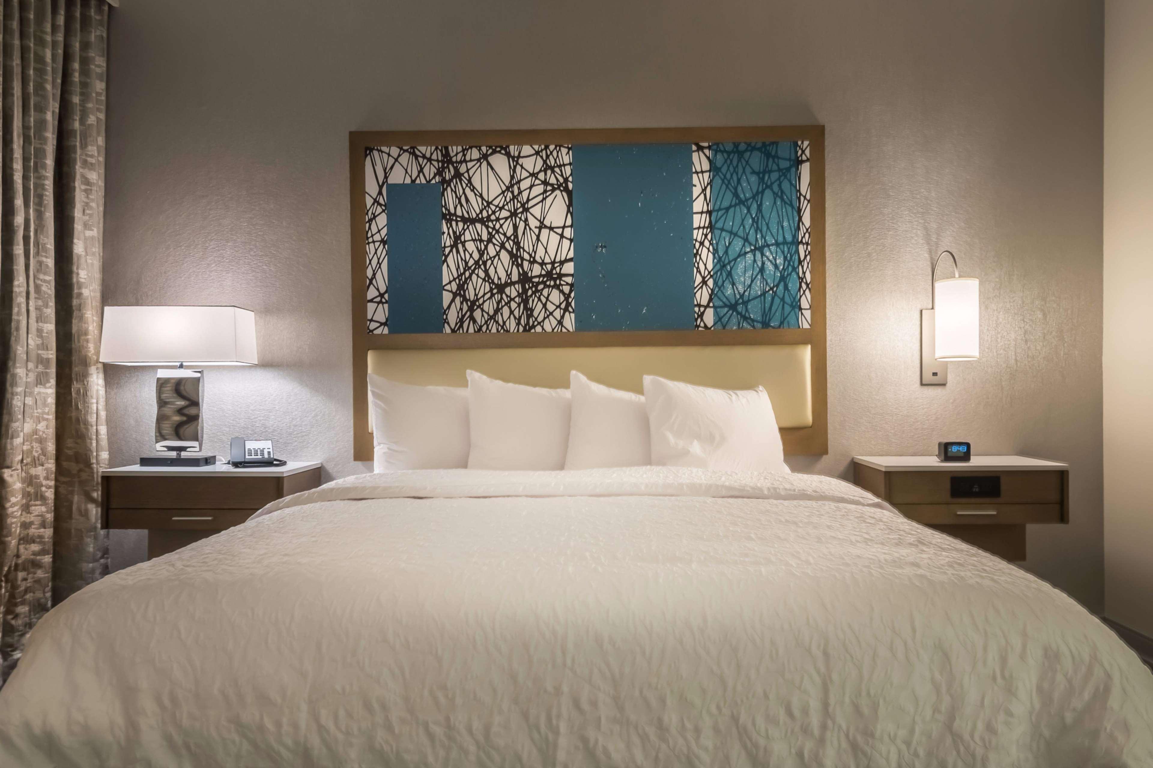 Hampton Inn & Suites Dallas-Колони Экстерьер фото
