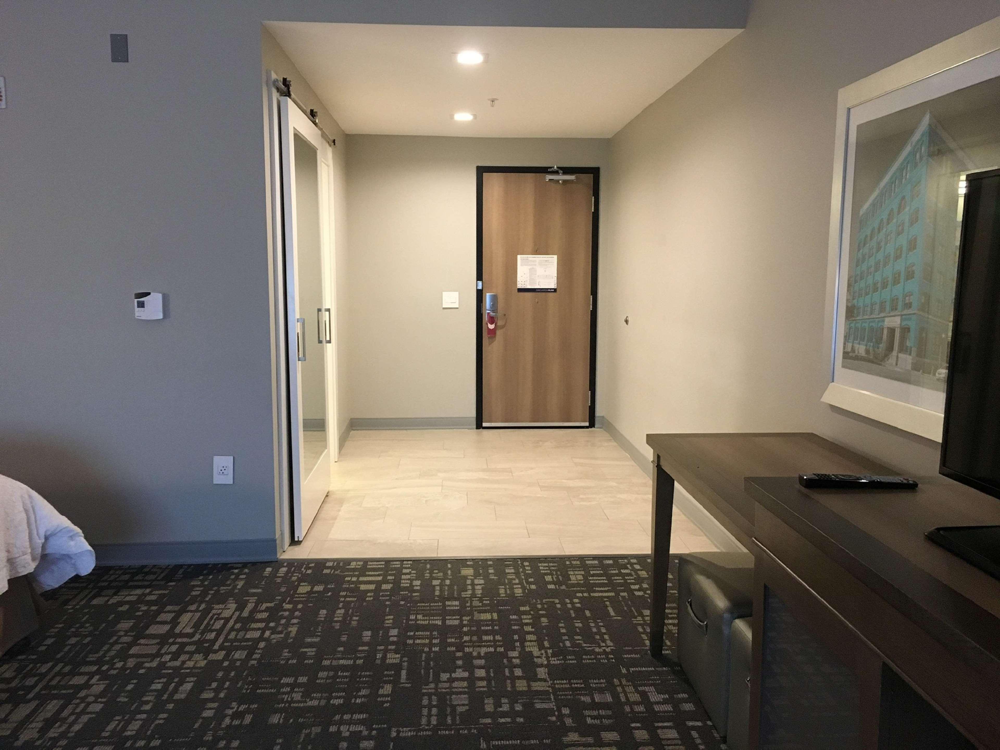 Hampton Inn & Suites Dallas-Колони Экстерьер фото
