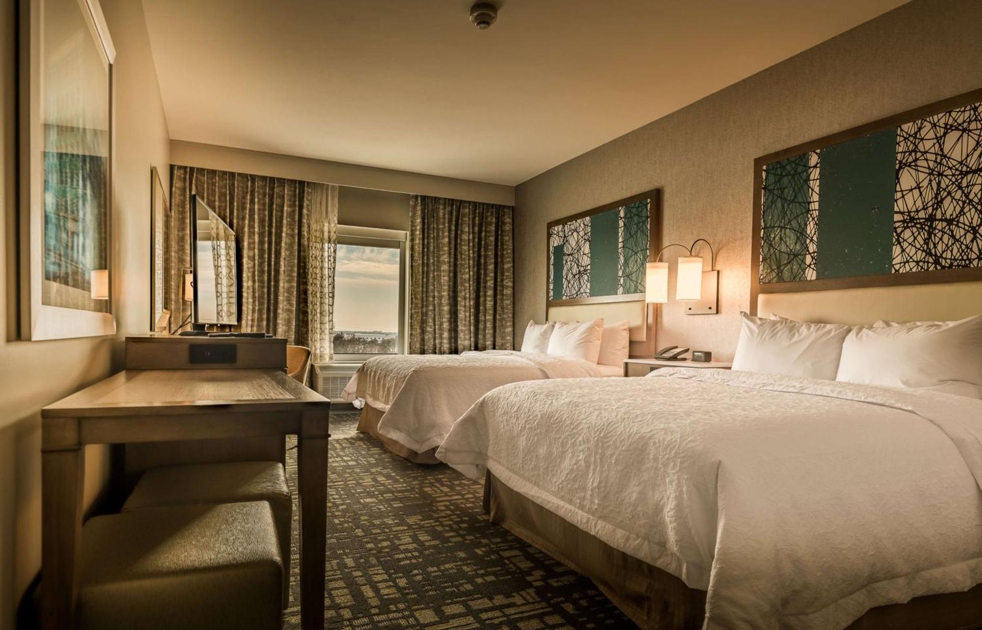 Hampton Inn & Suites Dallas-Колони Экстерьер фото