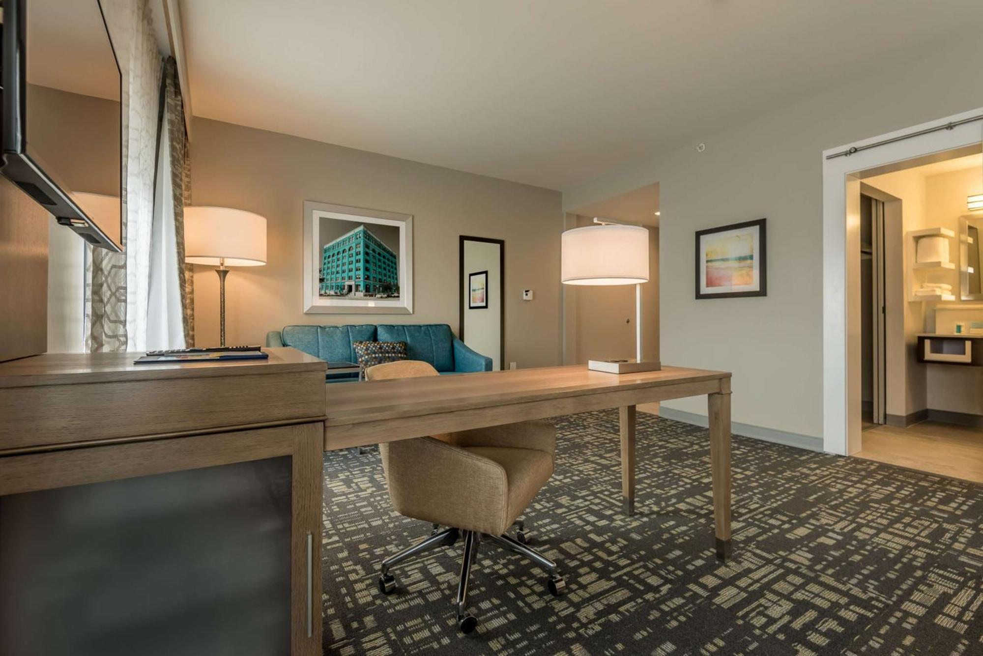 Hampton Inn & Suites Dallas-Колони Экстерьер фото