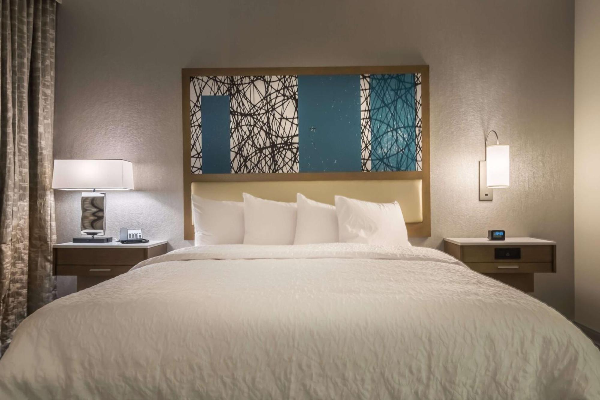 Hampton Inn & Suites Dallas-Колони Экстерьер фото