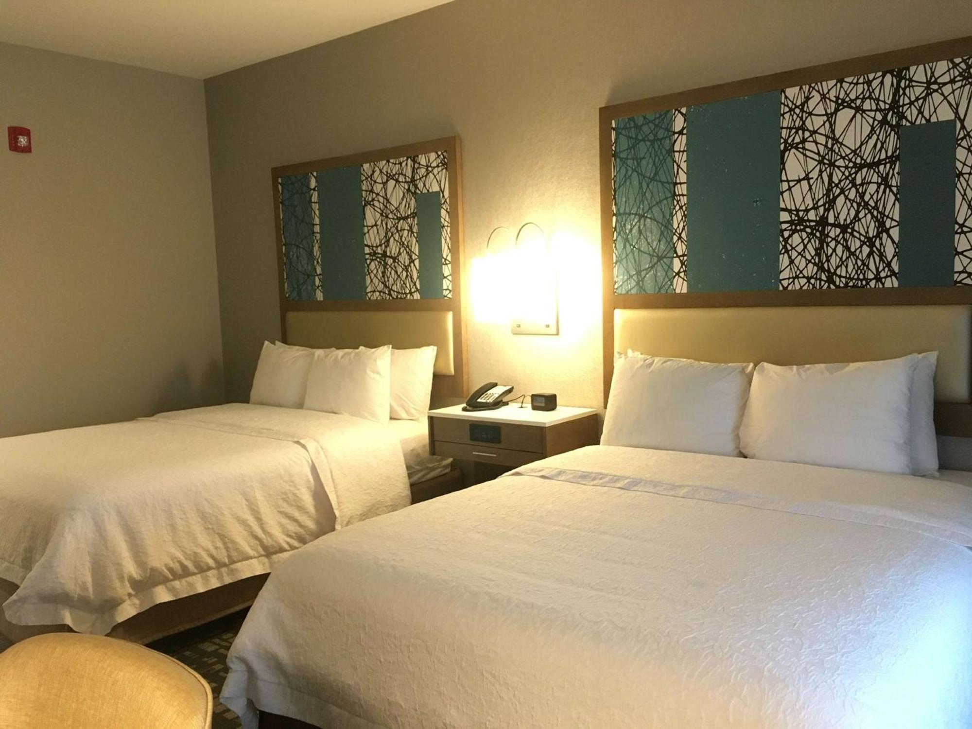 Hampton Inn & Suites Dallas-Колони Экстерьер фото
