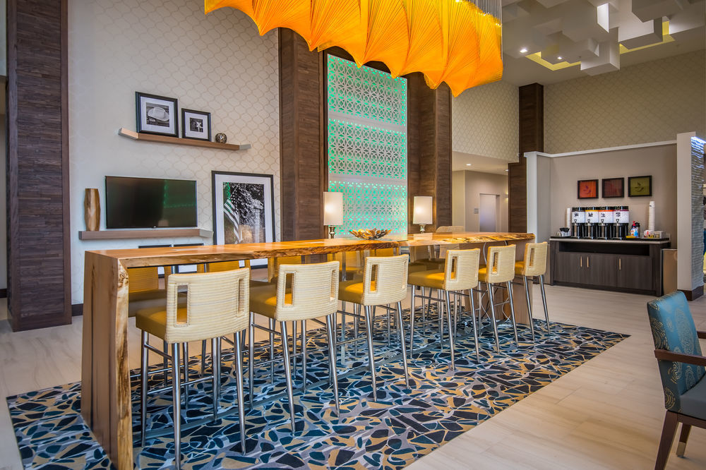 Hampton Inn & Suites Dallas-Колони Экстерьер фото