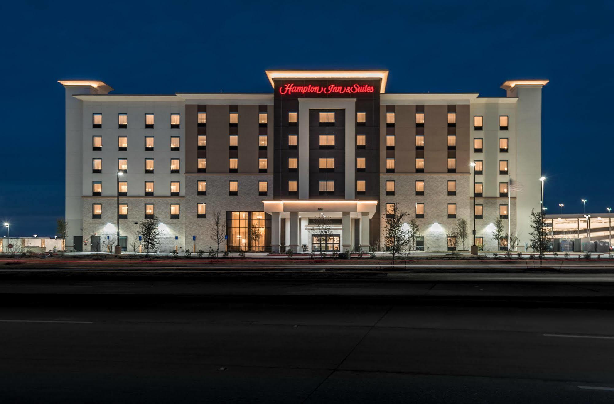 Hampton Inn & Suites Dallas-Колони Экстерьер фото