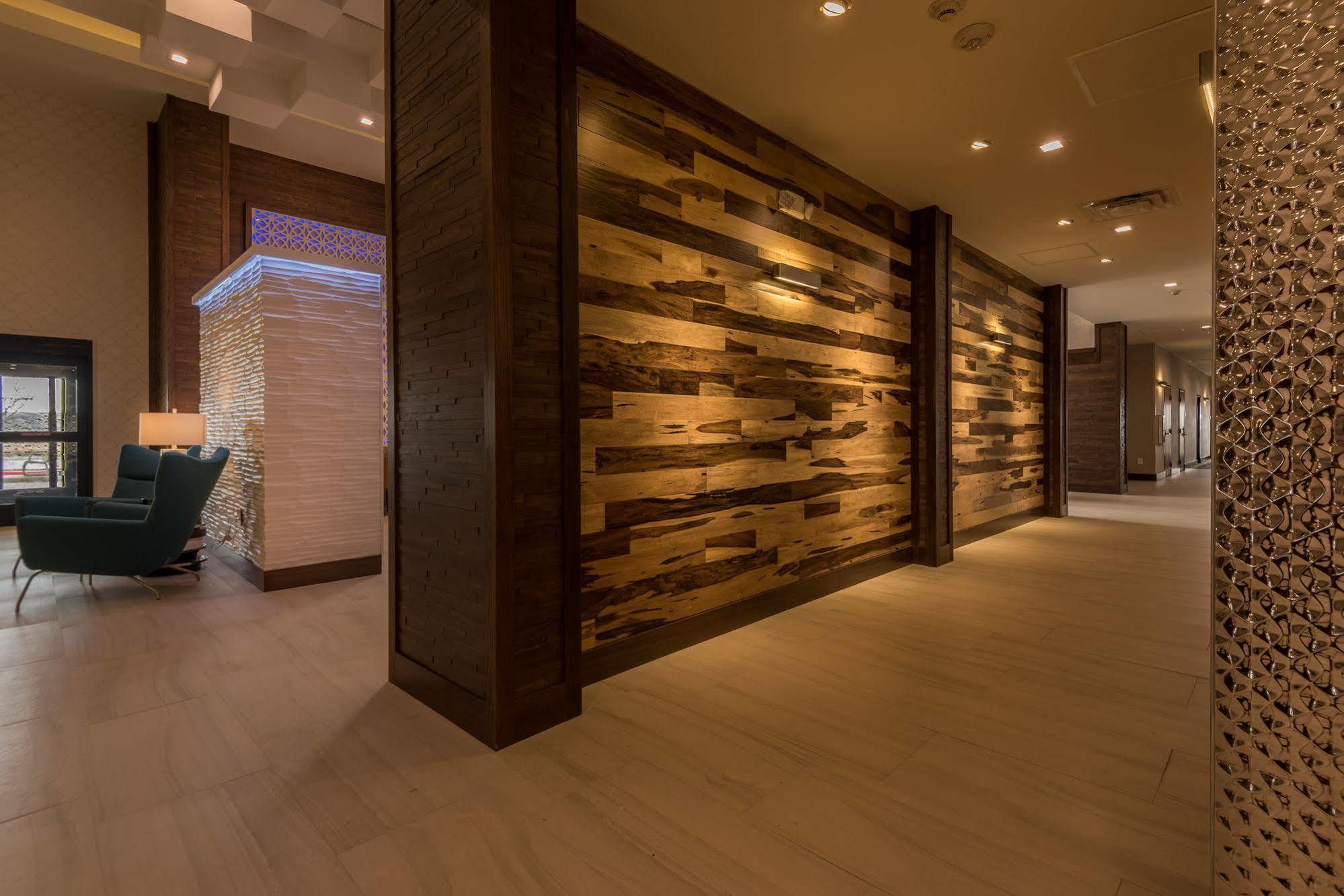 Hampton Inn & Suites Dallas-Колони Экстерьер фото